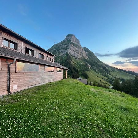 Refuge De Plan-Francey Hotel Moleson Екстериор снимка