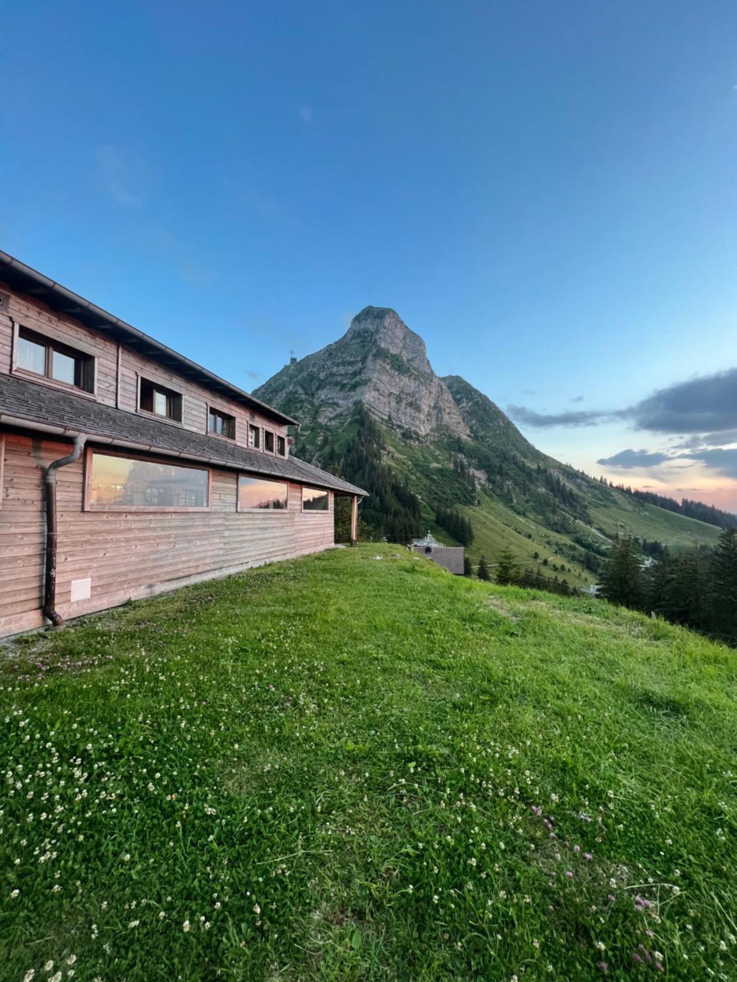 Refuge De Plan-Francey Hotel Moleson Екстериор снимка