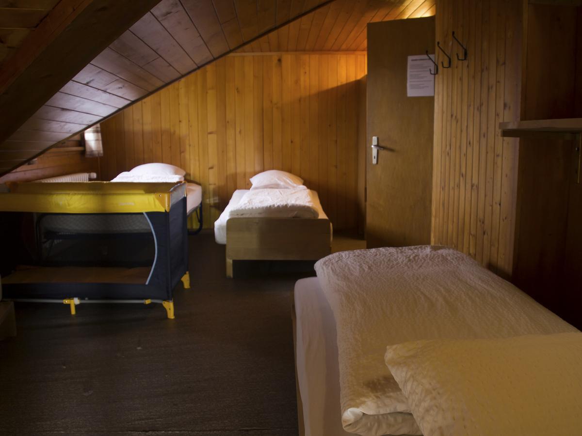 Refuge De Plan-Francey Hotel Moleson Екстериор снимка