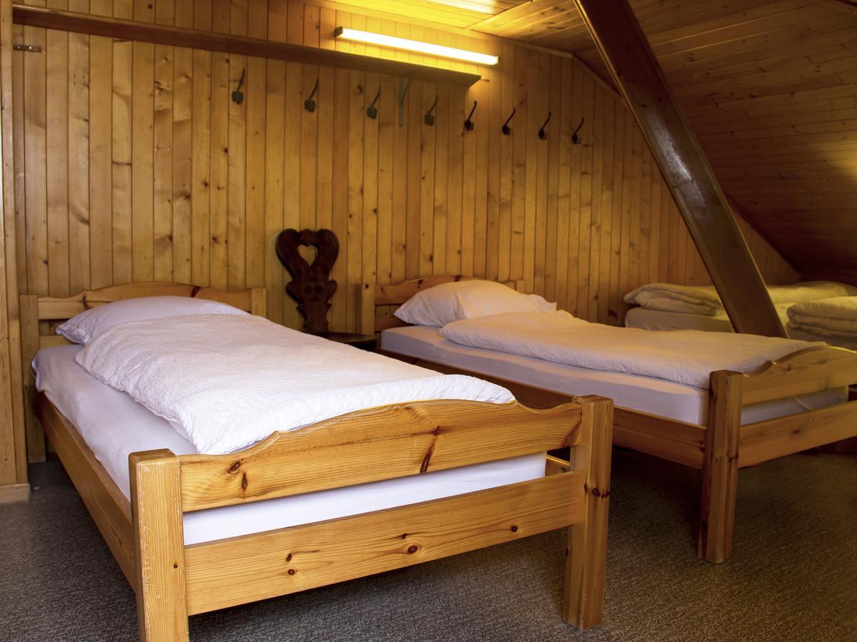 Refuge De Plan-Francey Hotel Moleson Екстериор снимка