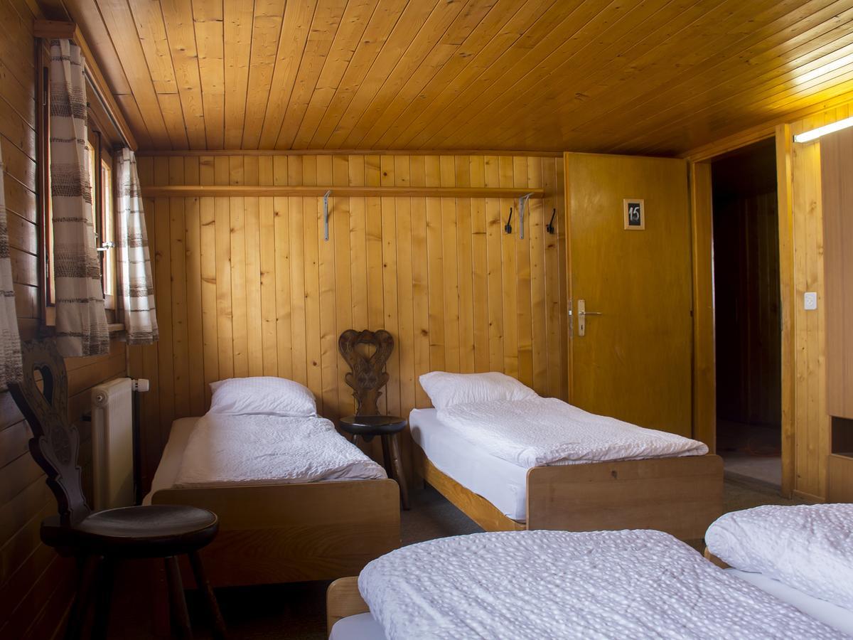 Refuge De Plan-Francey Hotel Moleson Екстериор снимка