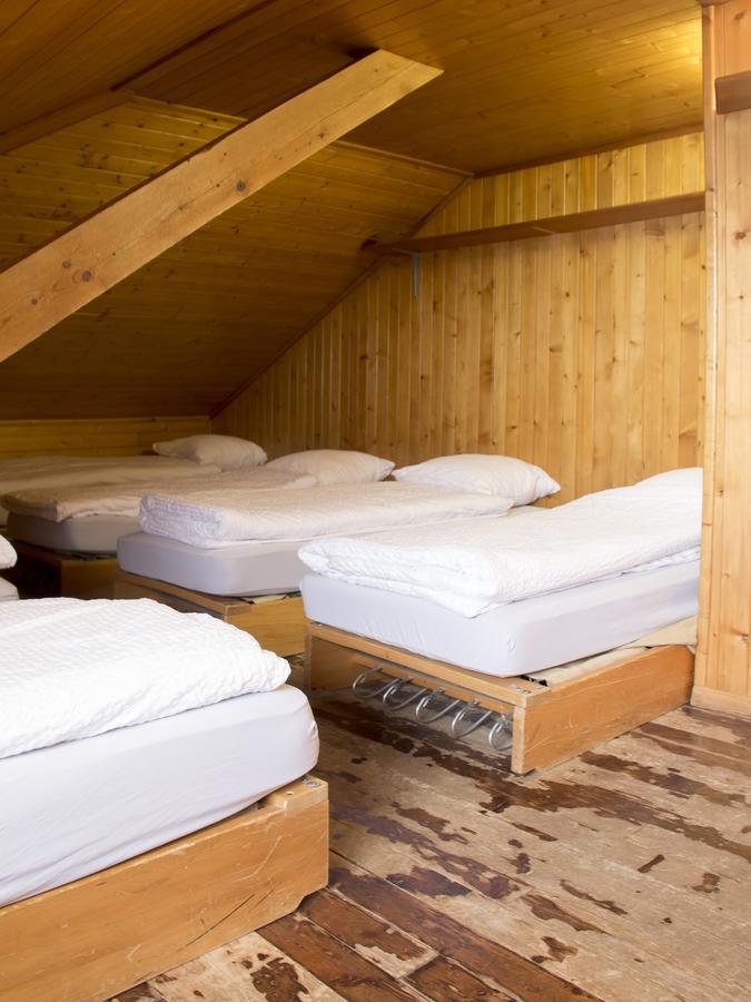 Refuge De Plan-Francey Hotel Moleson Екстериор снимка