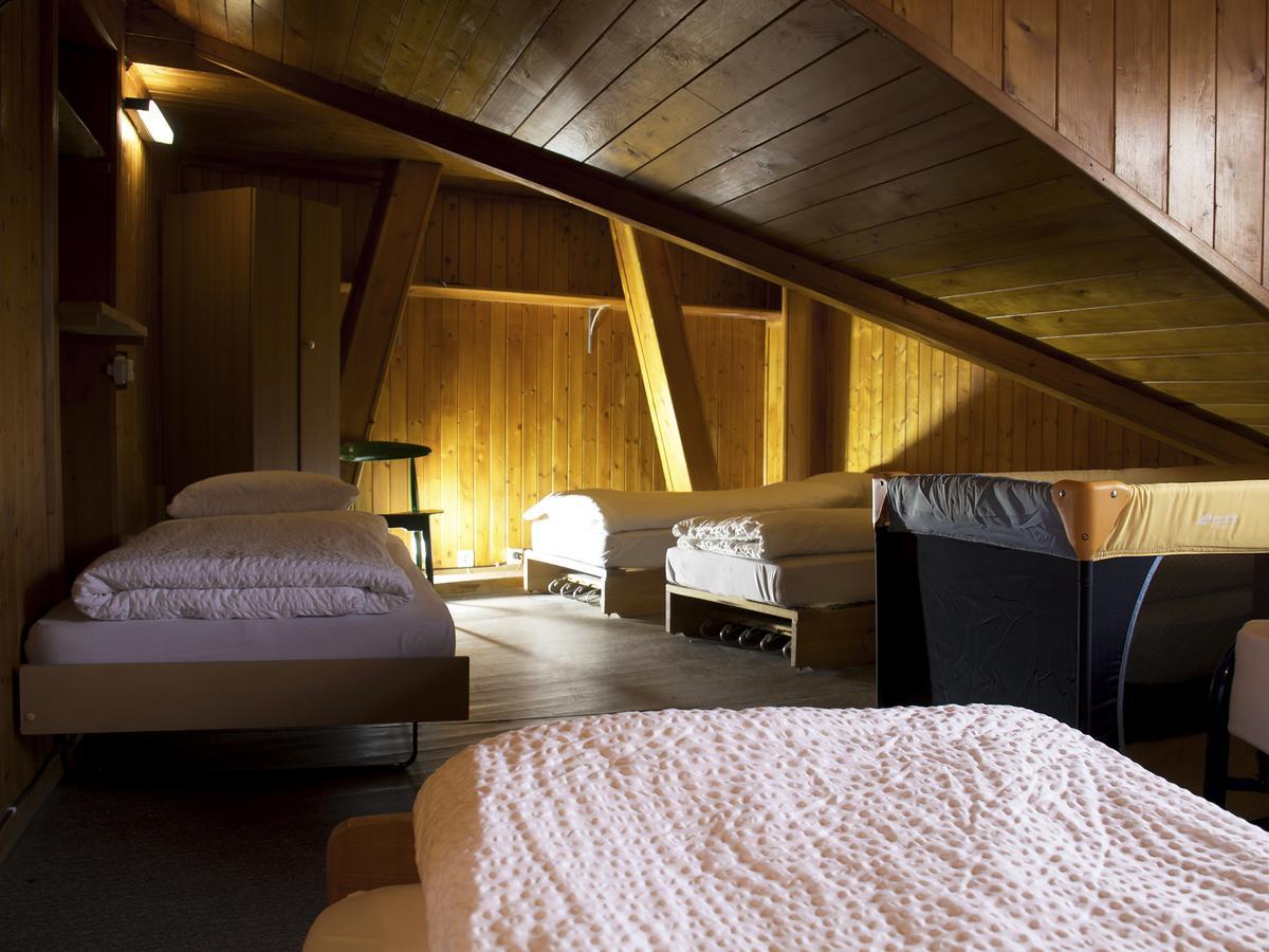 Refuge De Plan-Francey Hotel Moleson Екстериор снимка