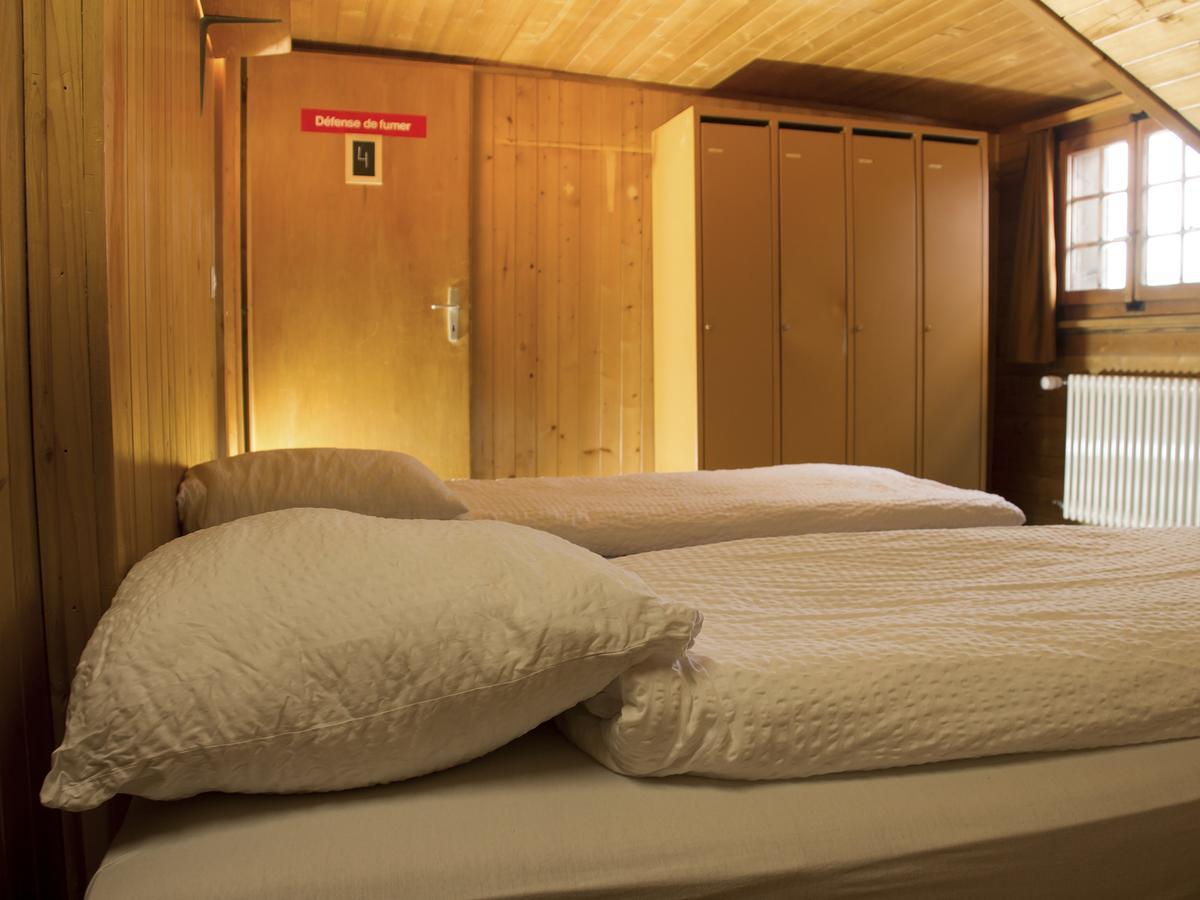 Refuge De Plan-Francey Hotel Moleson Екстериор снимка
