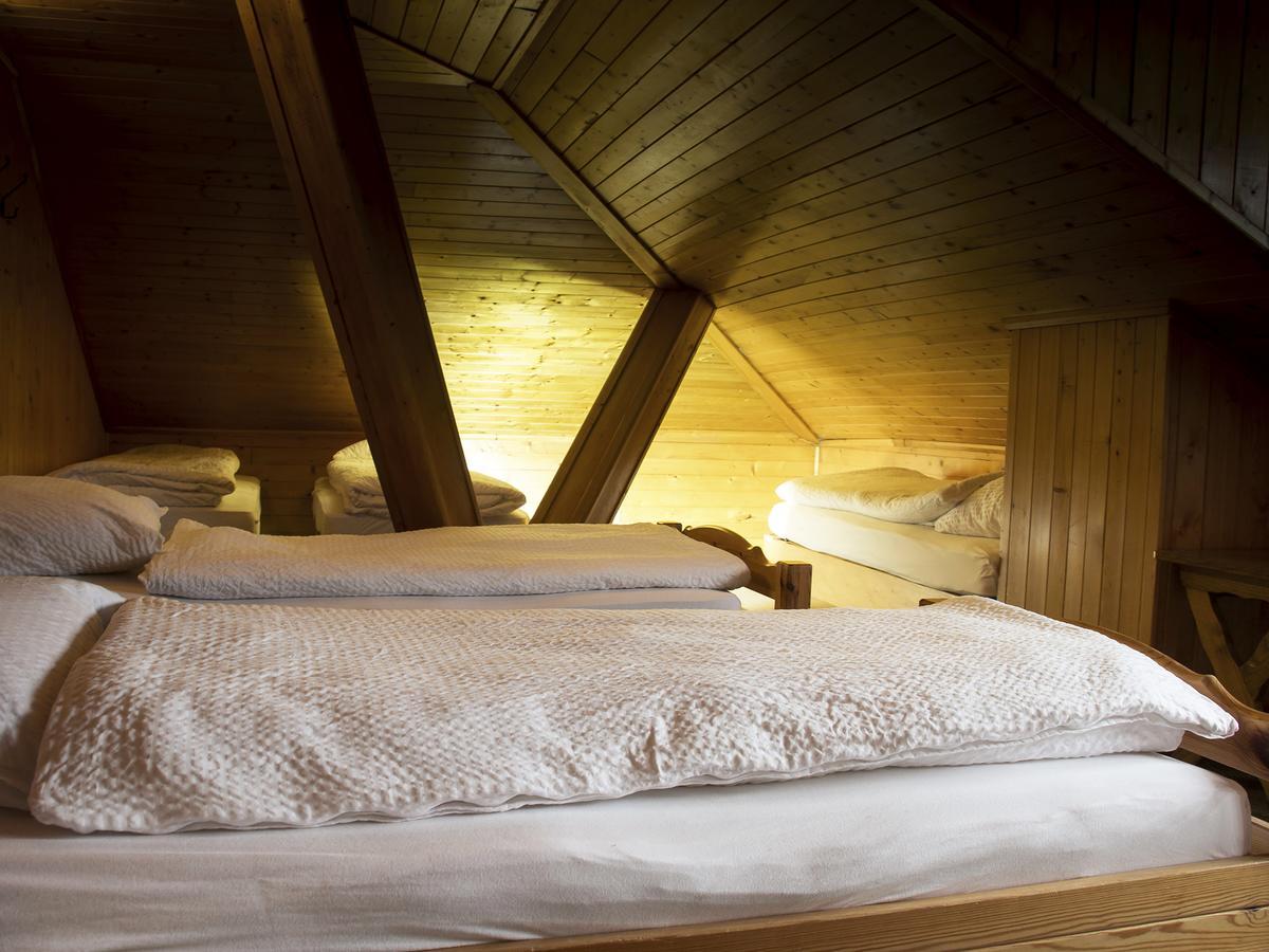 Refuge De Plan-Francey Hotel Moleson Екстериор снимка