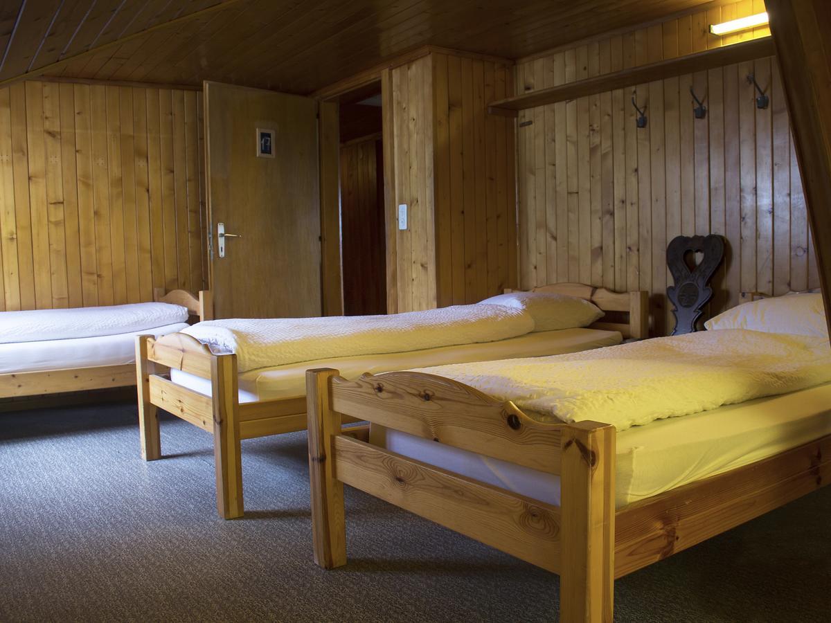 Refuge De Plan-Francey Hotel Moleson Екстериор снимка