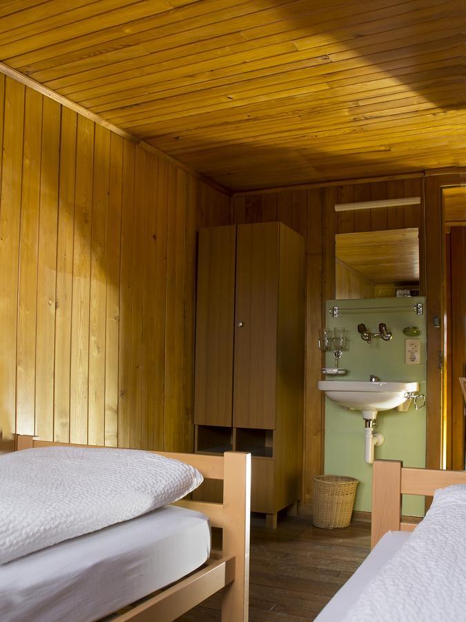 Refuge De Plan-Francey Hotel Moleson Екстериор снимка