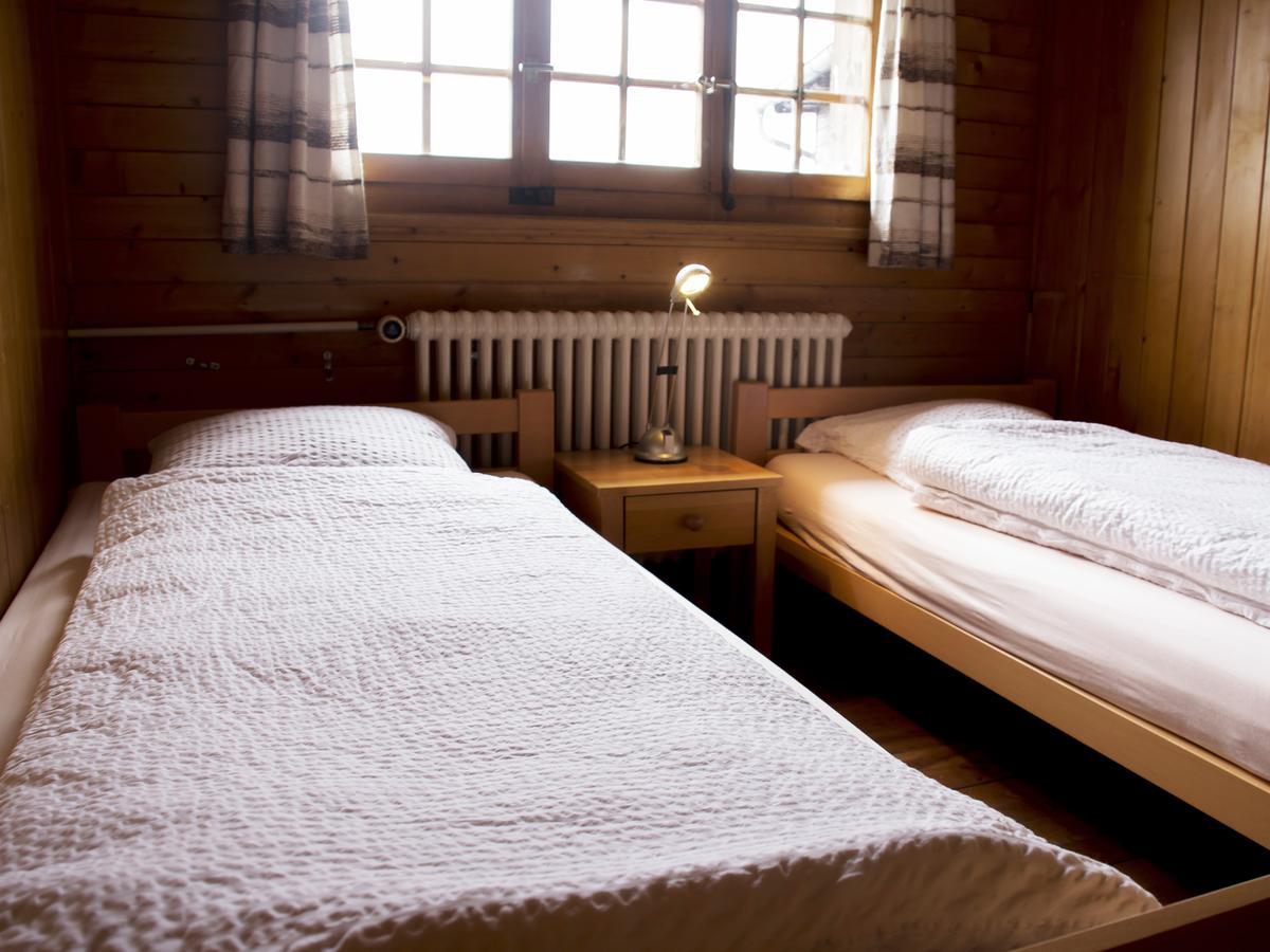 Refuge De Plan-Francey Hotel Moleson Екстериор снимка