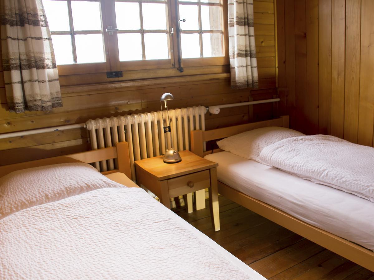 Refuge De Plan-Francey Hotel Moleson Екстериор снимка