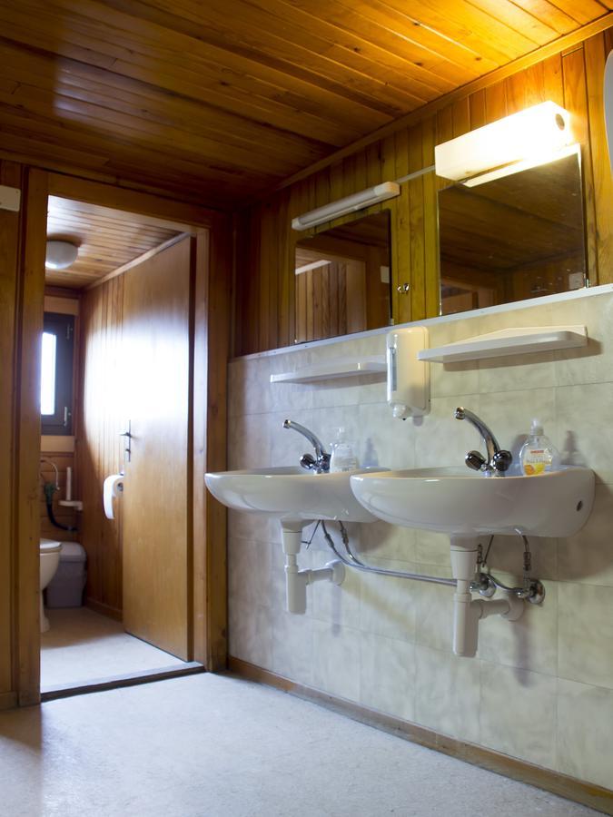 Refuge De Plan-Francey Hotel Moleson Екстериор снимка